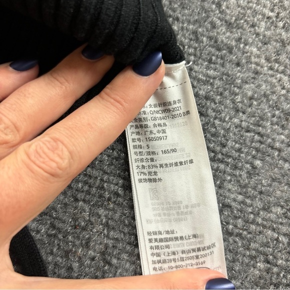 ABERCROMBIE & FITCH Women’s Black Ribbed Halter Top V-neck bodysuit size Small - Picture 7 of 8